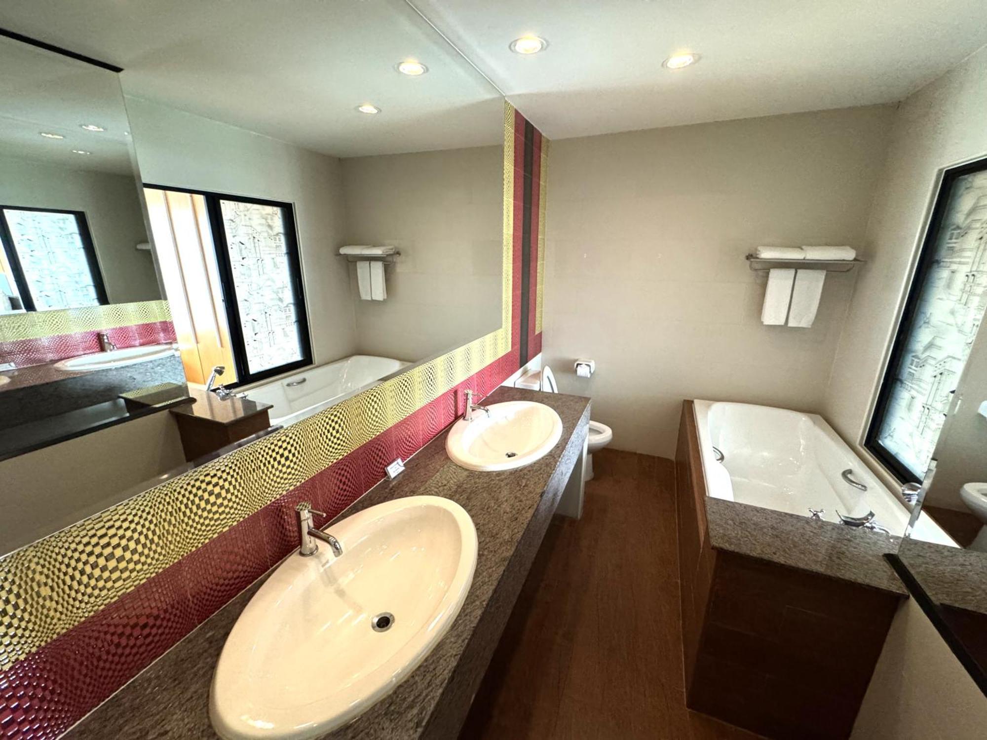 The Sunreno Hotel Sha Bangkok Esterno foto