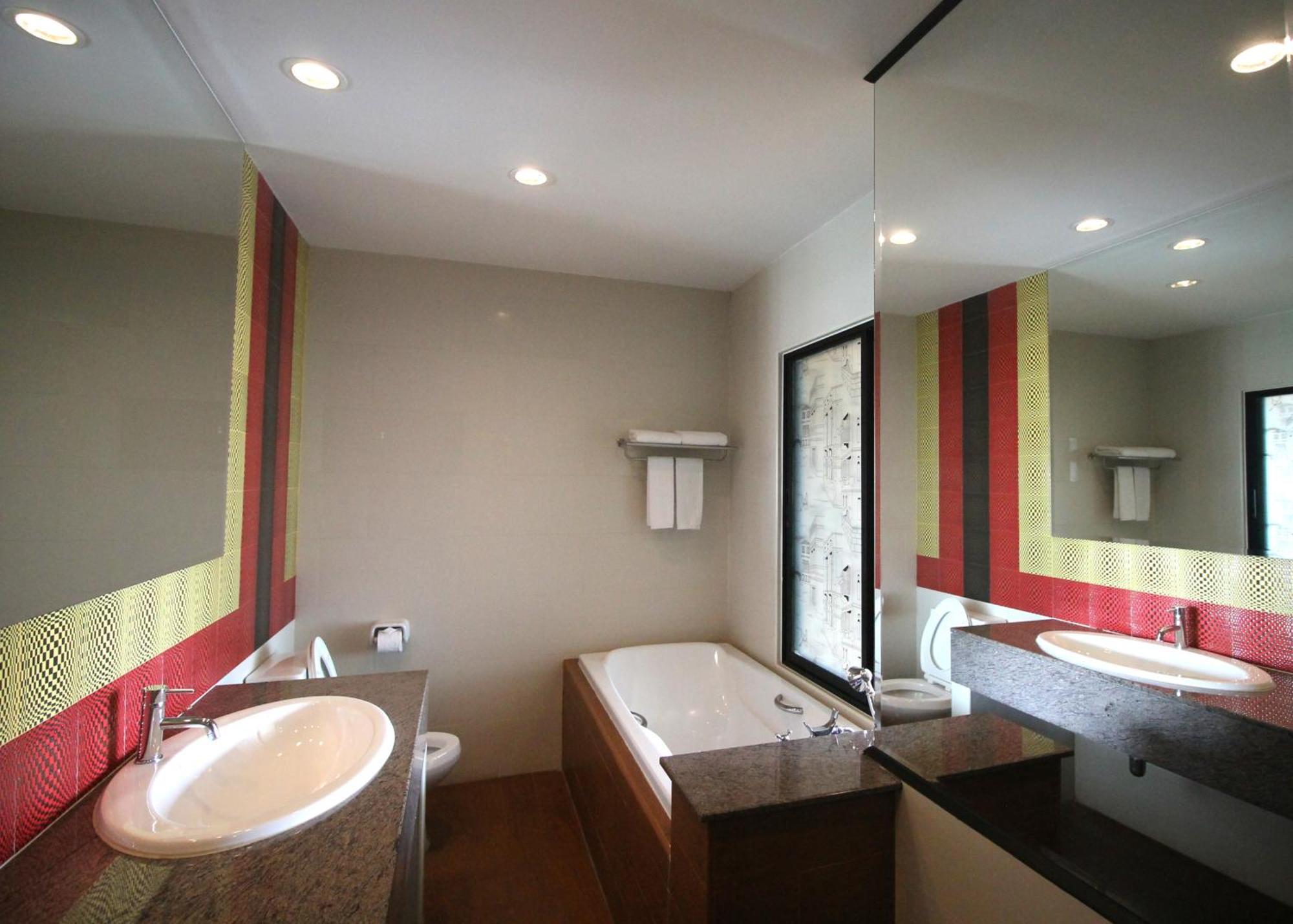 The Sunreno Hotel Sha Bangkok Esterno foto