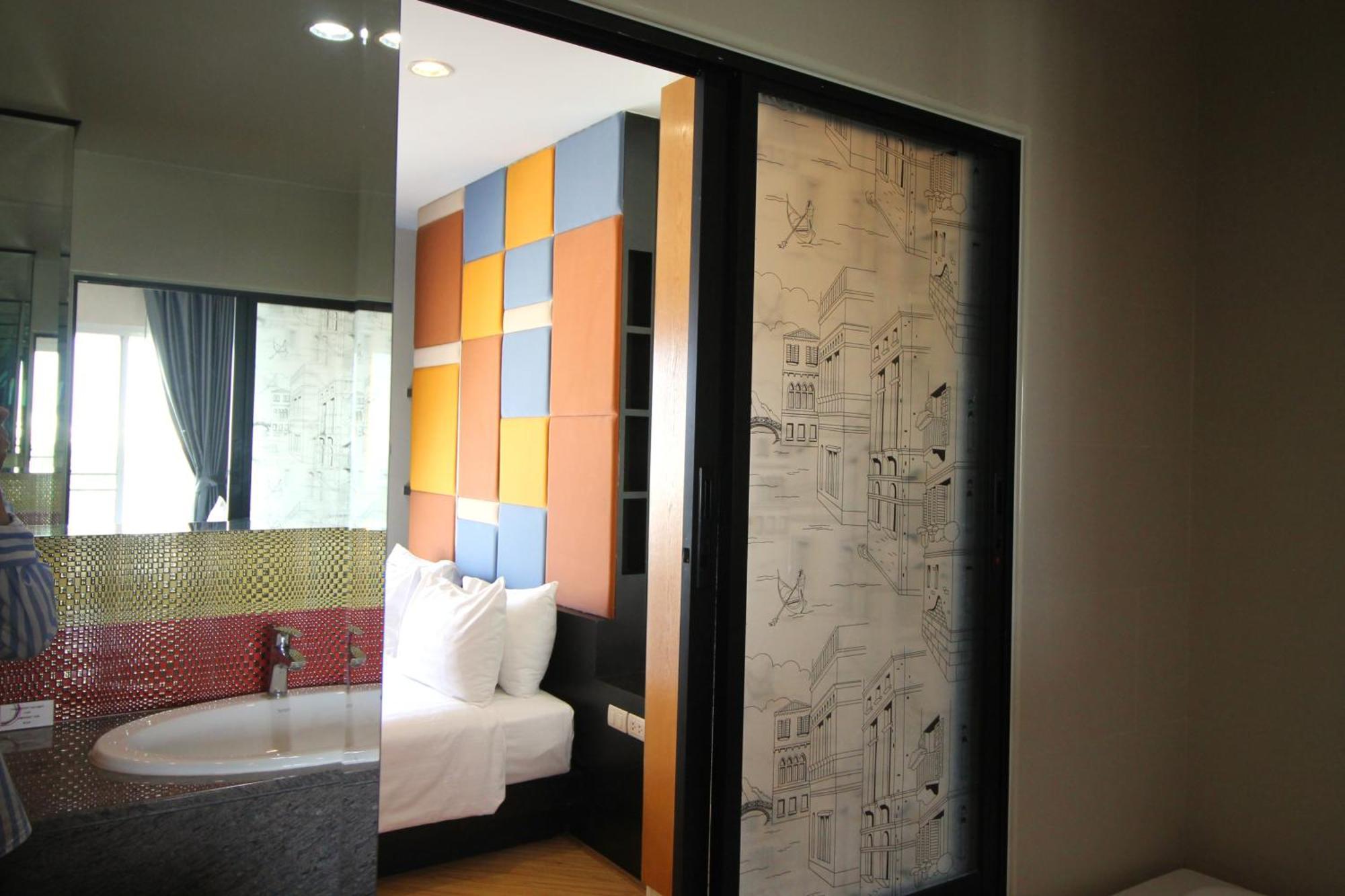 The Sunreno Hotel Sha Bangkok Esterno foto