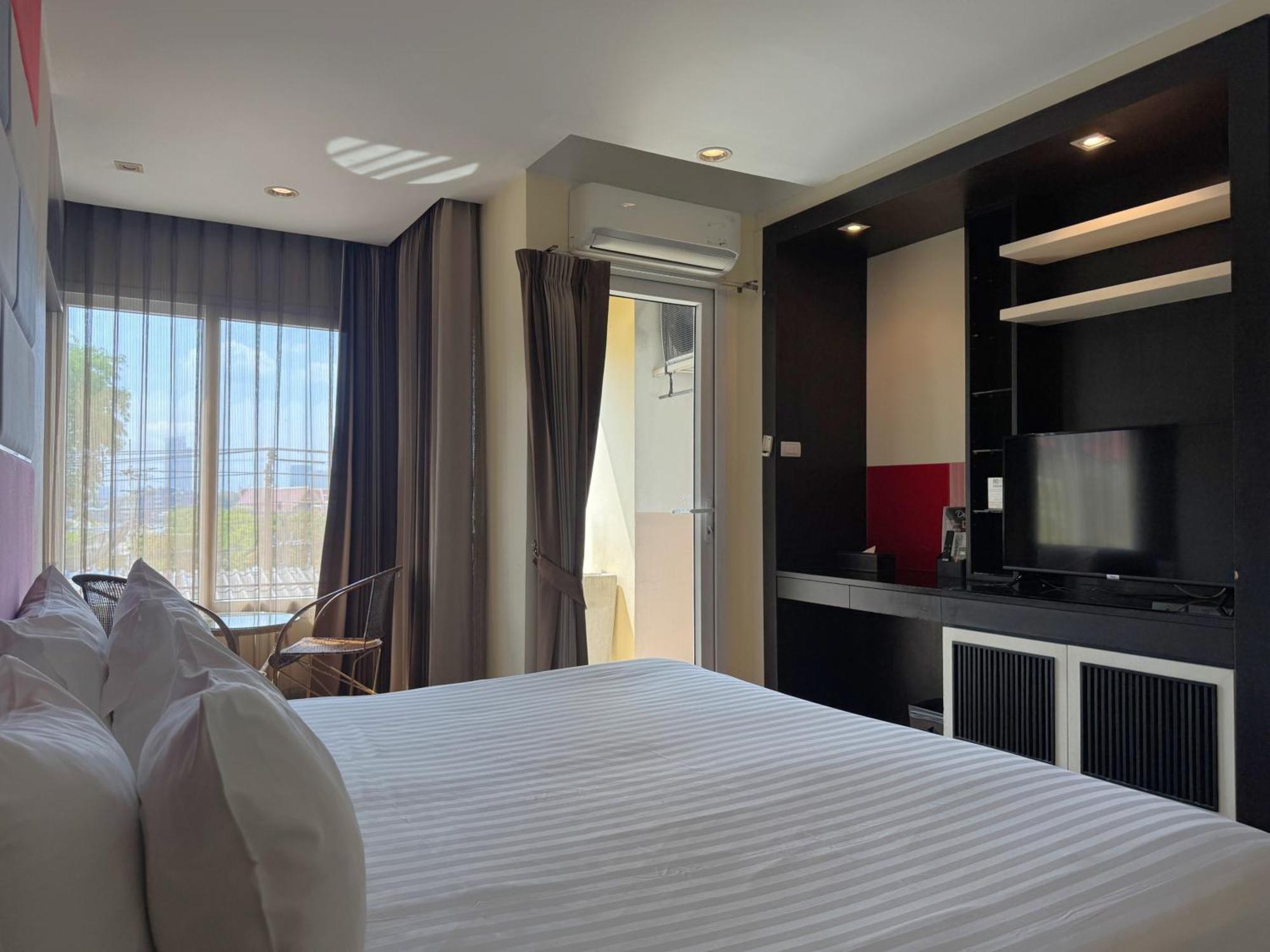 The Sunreno Hotel Sha Bangkok Esterno foto